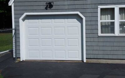 How to Choose the Best Cleaner for Keeping a White Garage Door Clean